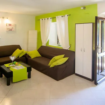 Sara - Prc136 By Interhome * Porec